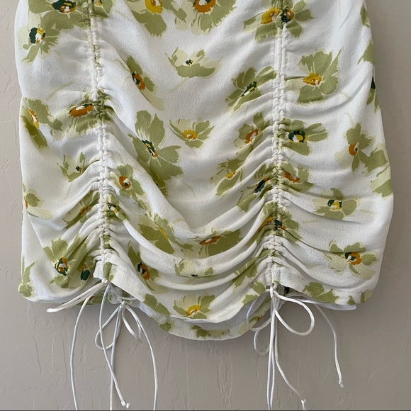 Verge Girl White Floral Mini Skirt With Ruching - Picture 3 of 8